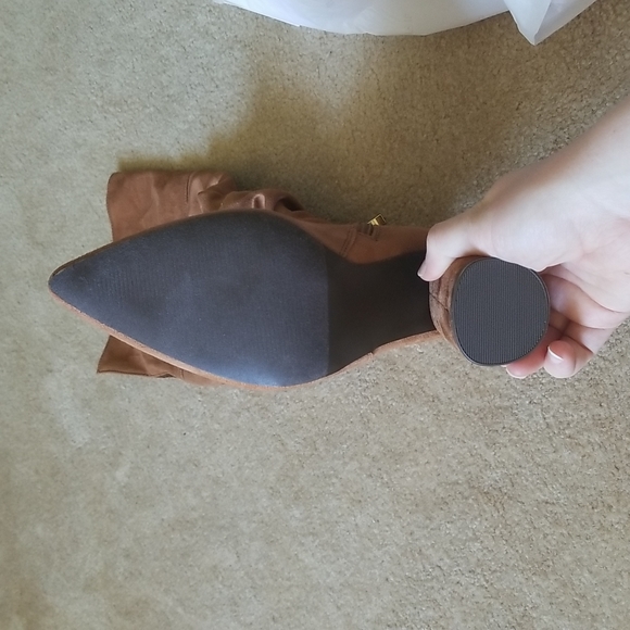 New In Box Slouchy Block Heeled Boots - Picture 4 of 9